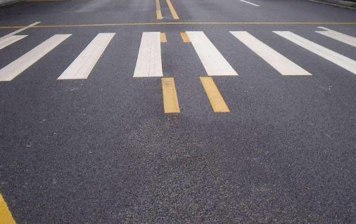 為什么道路上要進行標線施工呢？有什么作用呢？