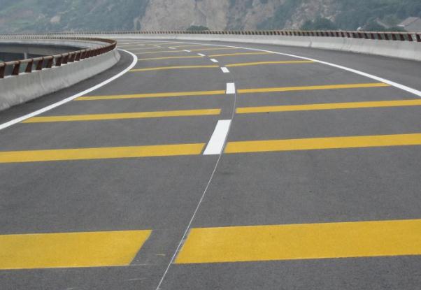 冬天道路標(biāo)線進(jìn)行施工，應(yīng)該注意這些事項(xiàng)！
